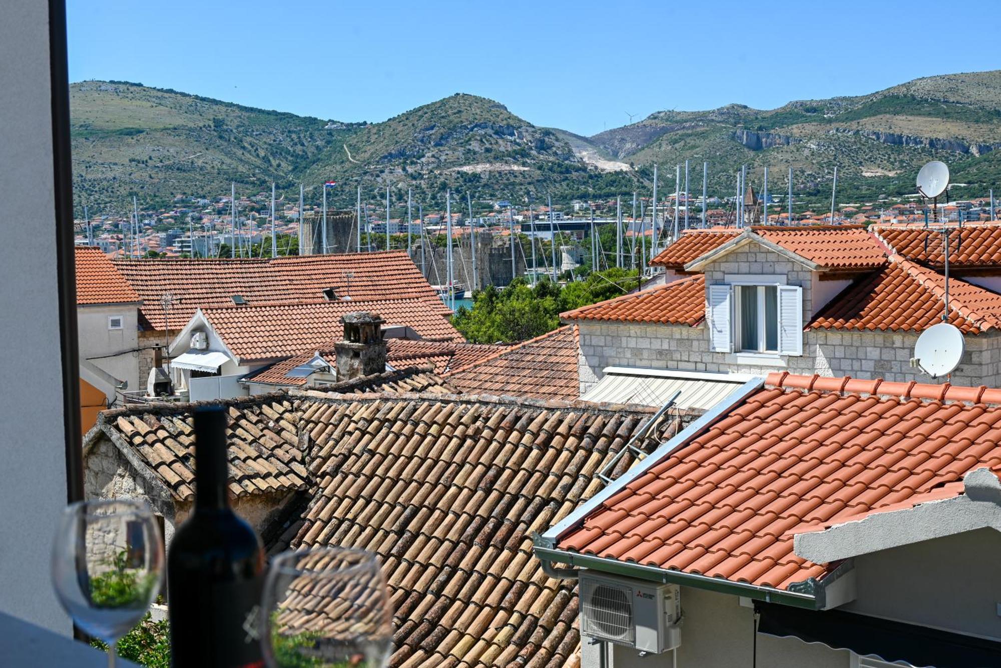 Downtown Apartments Maar Trogir Exterior foto