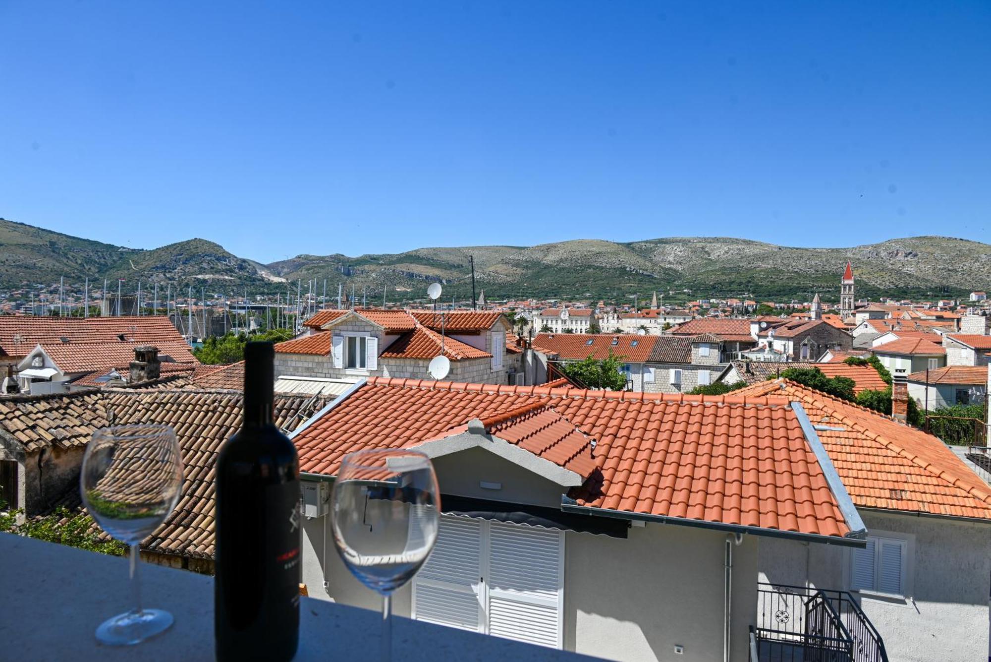 Downtown Apartments Maar Trogir Exterior foto